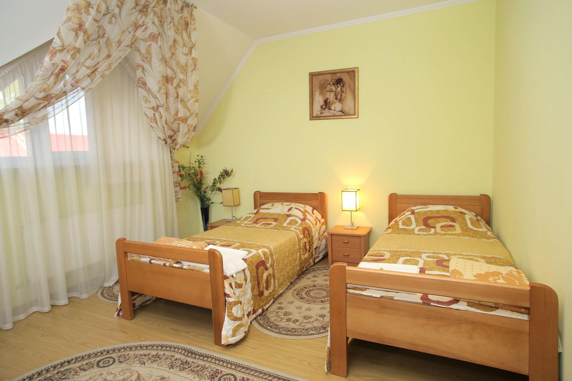 Majami Hotel Chişinău Extérieur photo