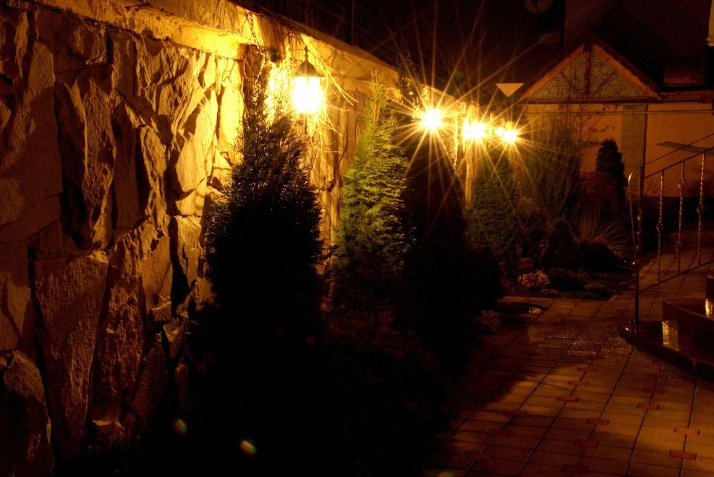 Majami Hotel Chişinău Extérieur photo