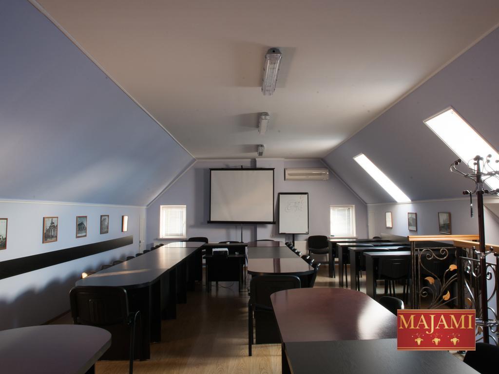 Majami Hotel Chişinău Extérieur photo