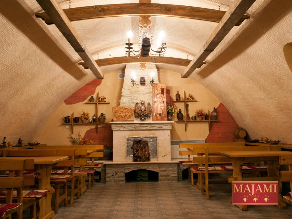 Majami Hotel Chişinău Extérieur photo