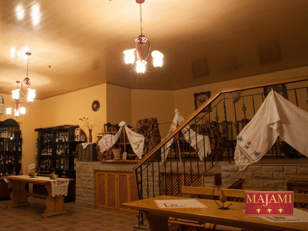 Majami Hotel Chişinău Extérieur photo
