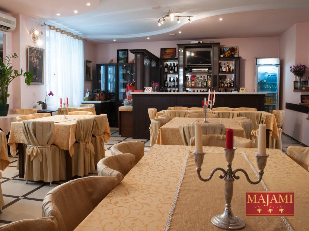 Majami Hotel Chişinău Extérieur photo