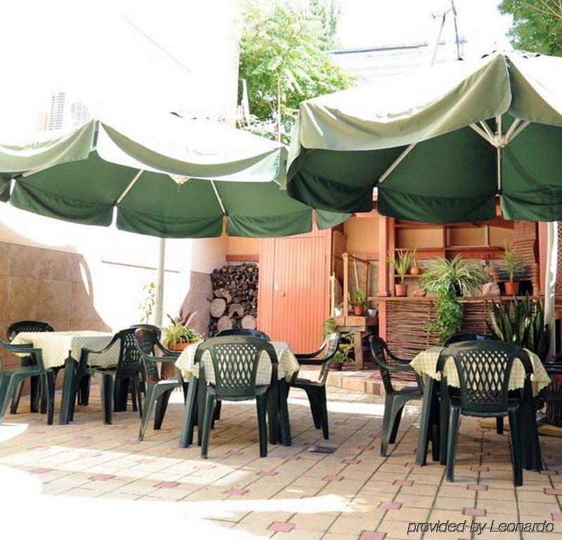 Majami Hotel Chişinău Extérieur photo