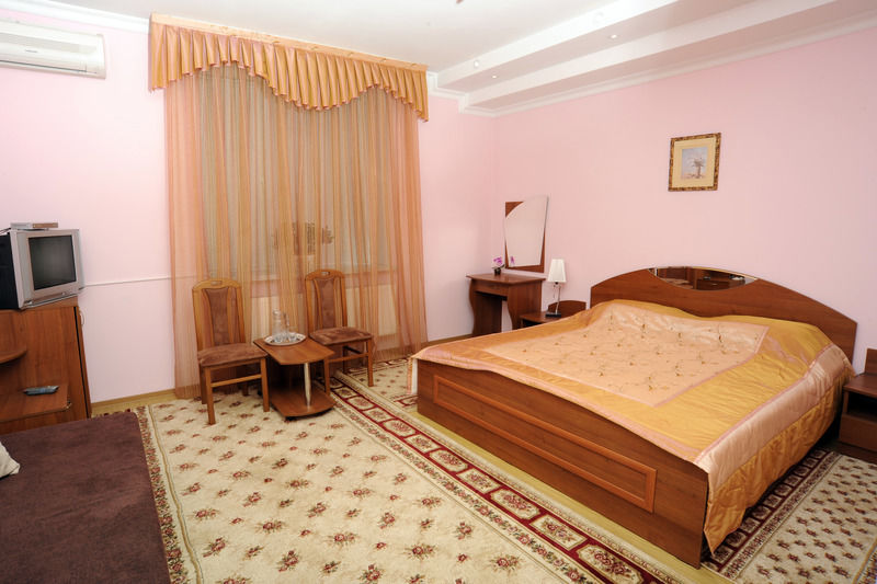 Majami Hotel Chişinău Extérieur photo